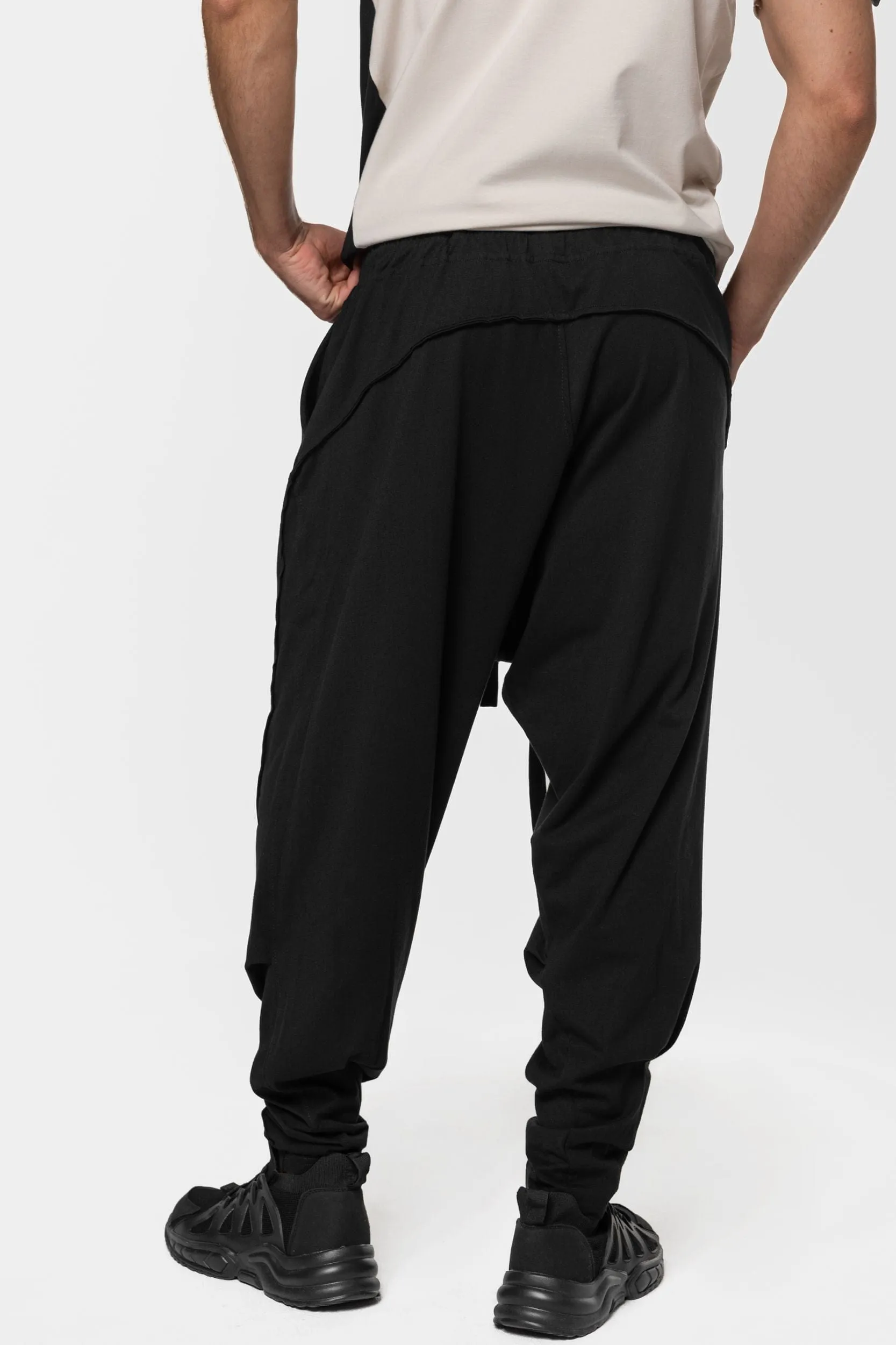 Stylish Monochrome Harem Pants: Effortlessly Chic and Comfortable